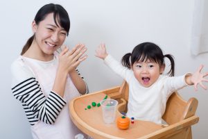 ベビーシッターと女の子