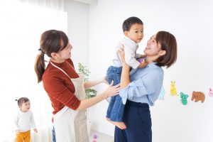 ベビーシッターとお子様とママ